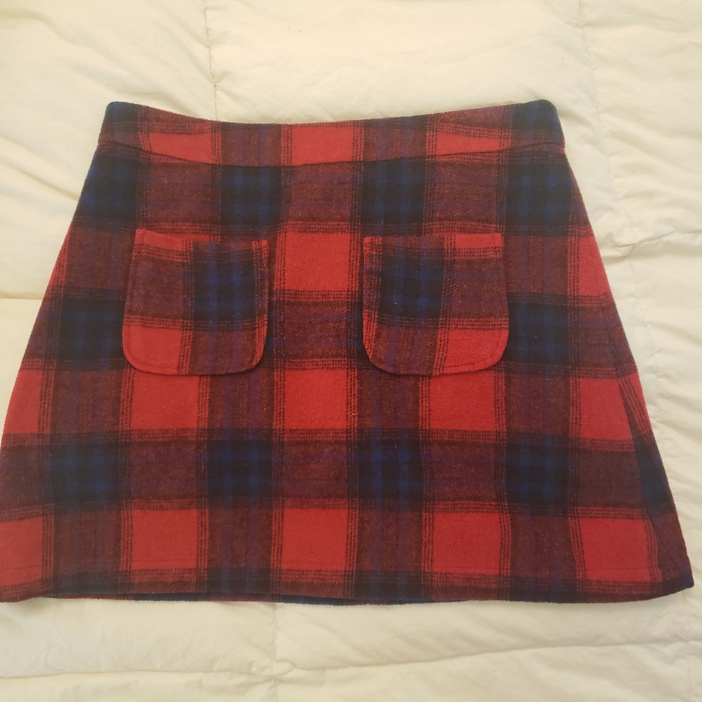 Cute plaid skirt, size medium